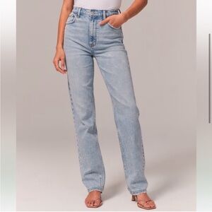 Abercrombie & Fitch Curve Love Ultra High Rise 90s Straight Jean 25 Extra Short